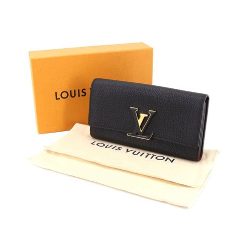 louis vuitton geldbörse münzfach|Louis Vuitton Capucines Tiny Geldbörse.